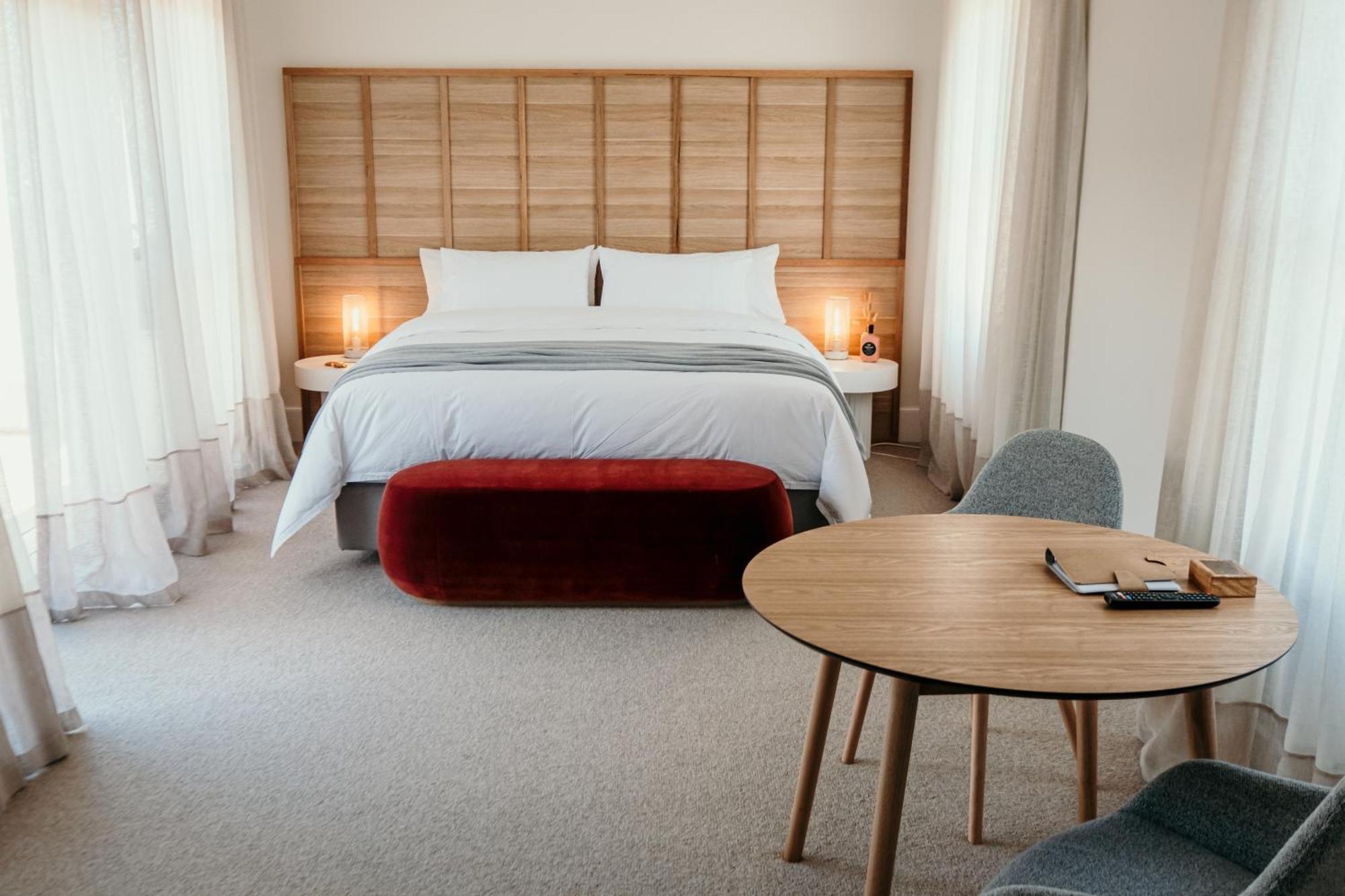 The Oak & Anchor Hotel Port Fairy Eksteriør bilde A bedroom at the hotel
